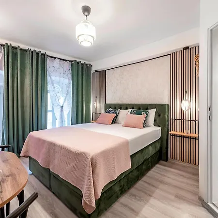 Old Town Fantastic 1 *