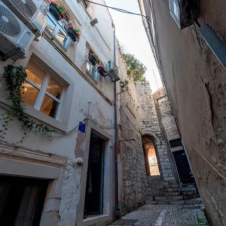 Old Town Fantastic 1
